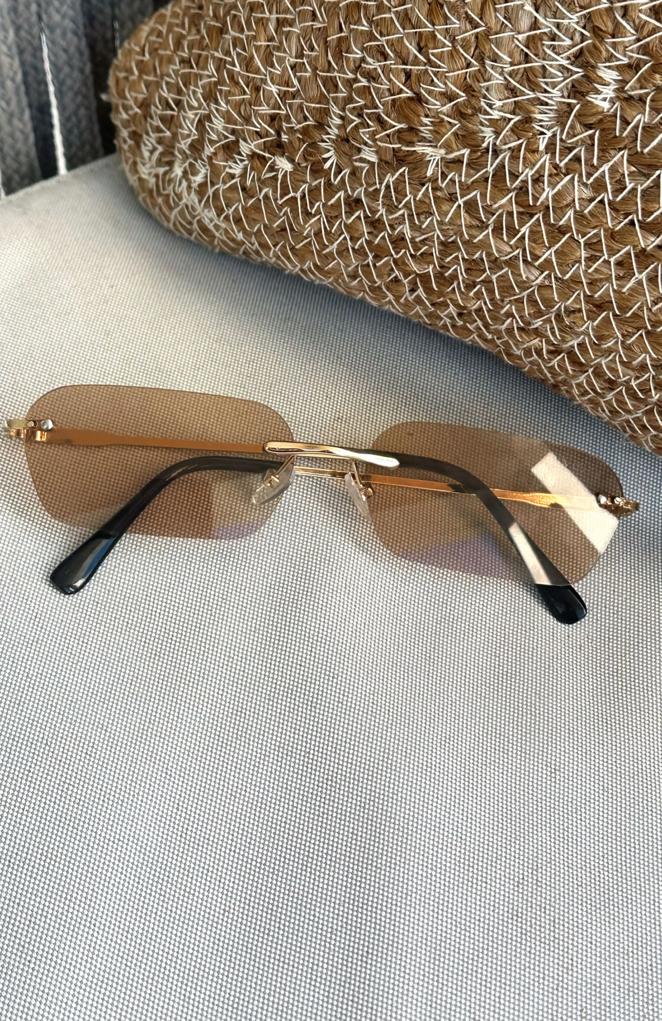 Chris Sunglasses Gold - Image 5
