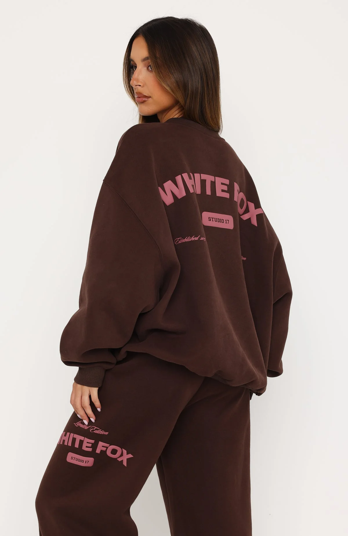 Studio 17 Raven Oversized Drop Shoulder Sweater Chocolate - Image 4
