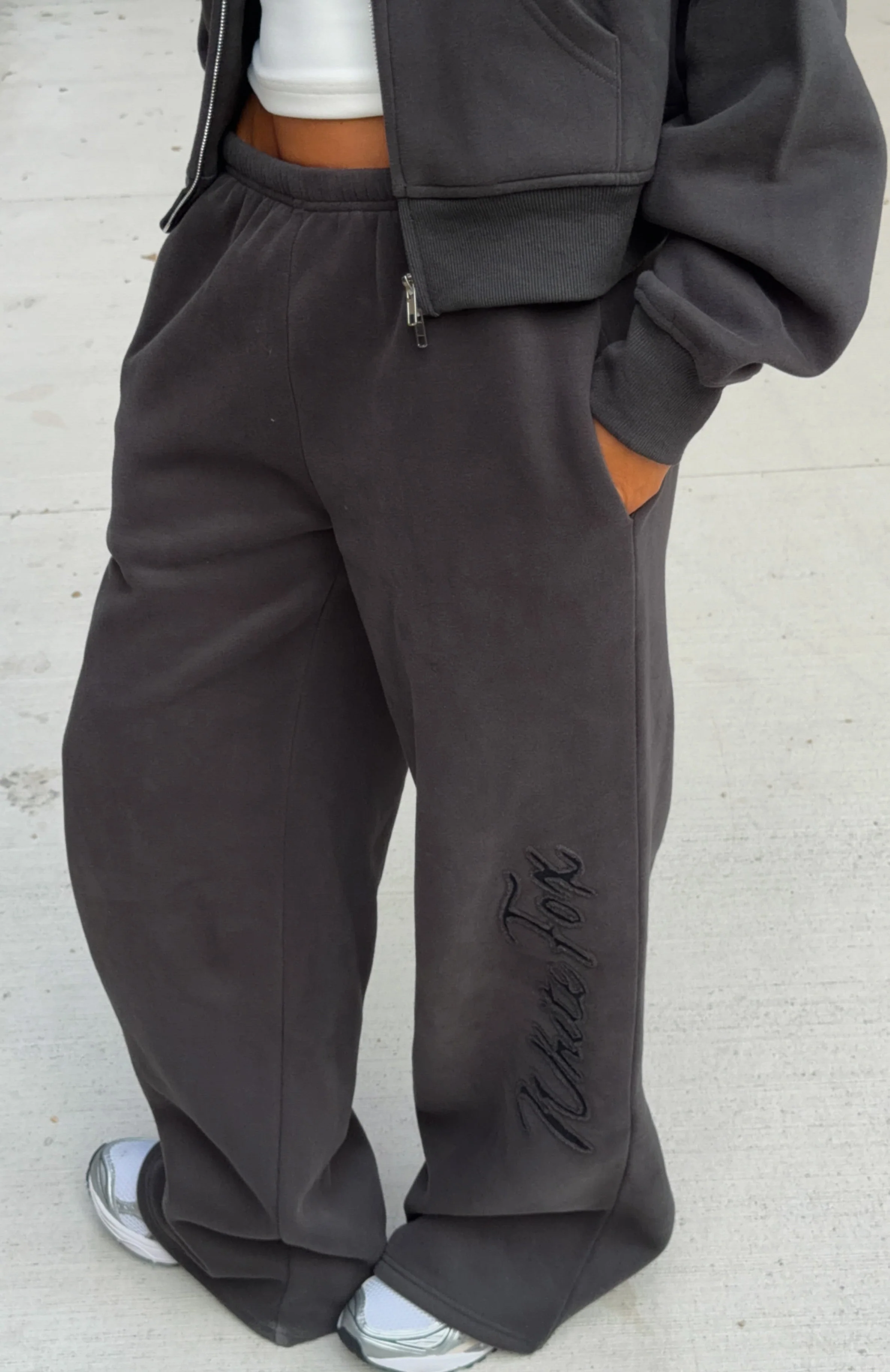 Studio 17 Willa Wide Leg Sweatpants Charcoal - Image 7